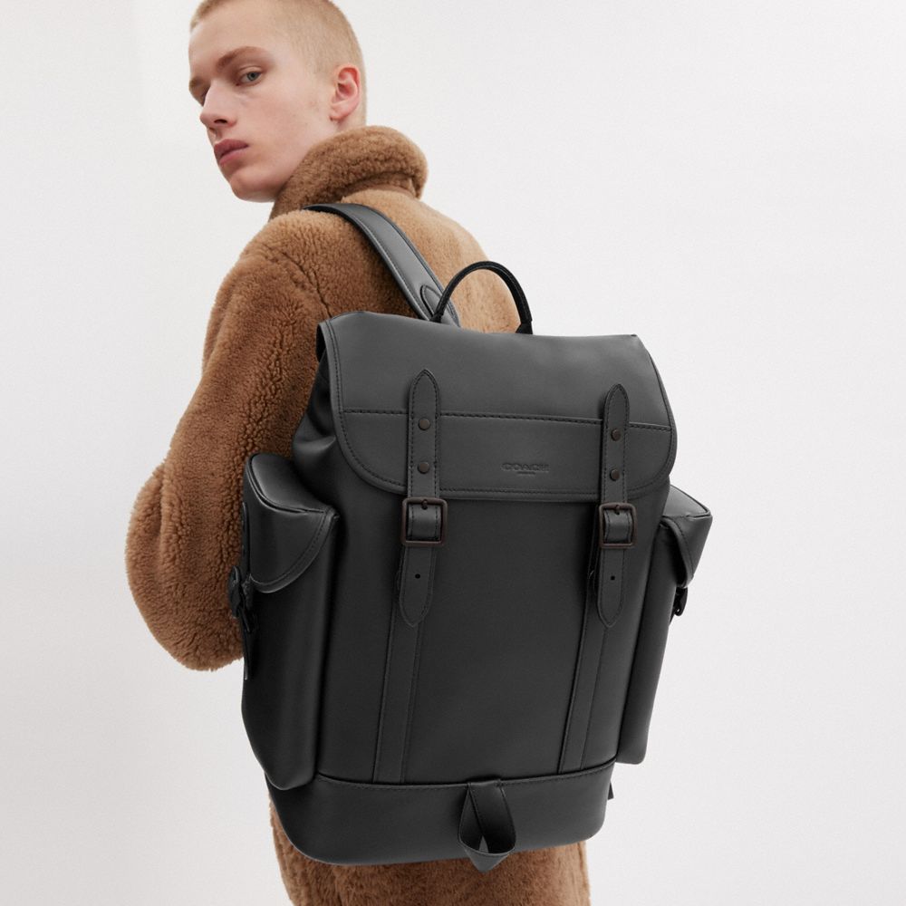 Black Men Coach Hitch Glovetanned Leather Backpacks | NZ_CH24237